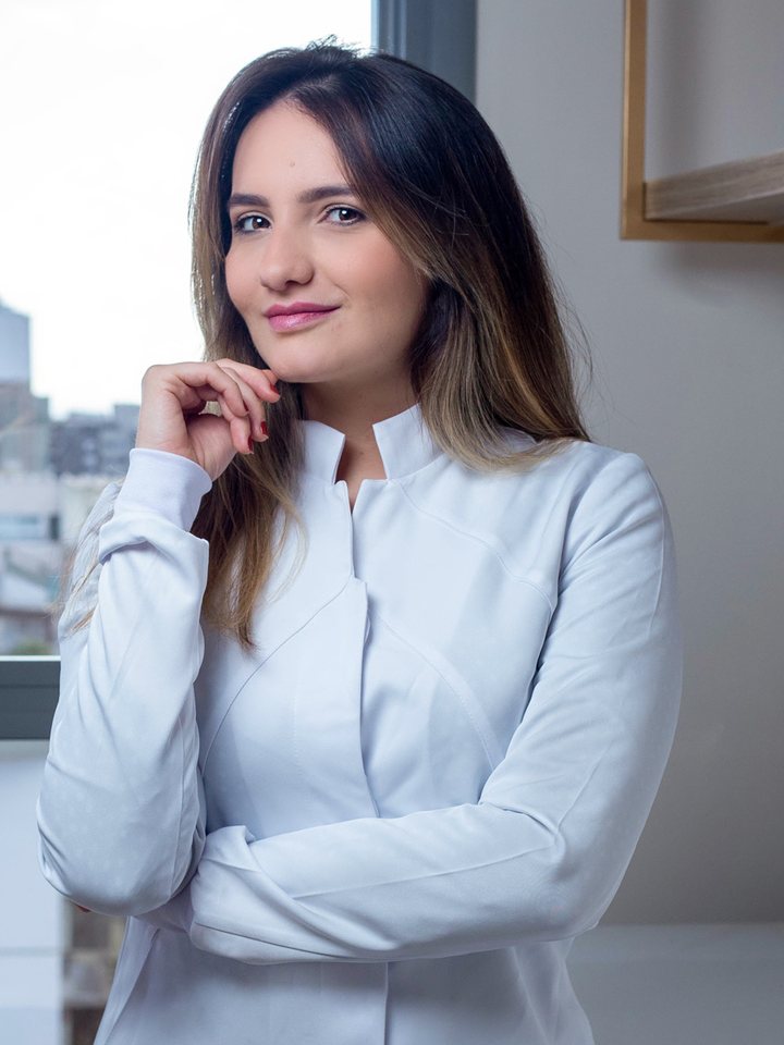 Dra. Mariana Deluca